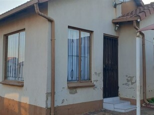 2 Bed Townhouse in Clayville