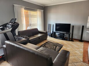2 Bedroom Apartment To Let in Mooikloof Ridge