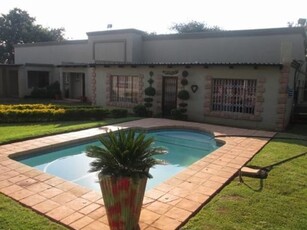 21.4 ha Farm in Rustenburg Central