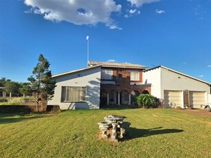 21.4 ha Farm in Rustenburg Central