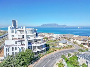 3 Bed Apartment in Bloubergstrand