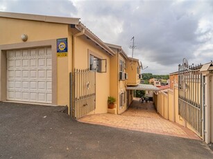 3 Bed House in Risecliff