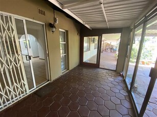 3 Bed Townhouse in Bluff