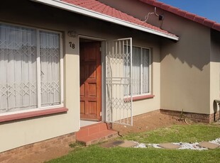 3 Bedroom cluster to rent in Ormonde, Johannesburg
