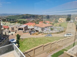 3 Bedroom Townhouse For Sale in Bassonia Rock