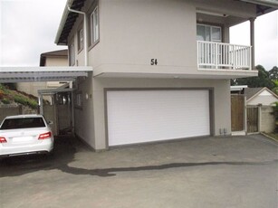 5 Bed Townhouse in Sarnia