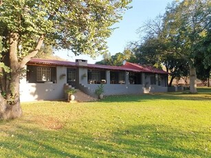 50.6 ha Farm in Rustenburg Central