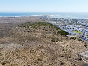 83 ha Farm in Britannia Bay