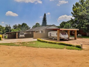 8.6 ha Farm in Rustenburg Central