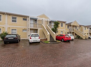 Apartment For Sale in Wynberg