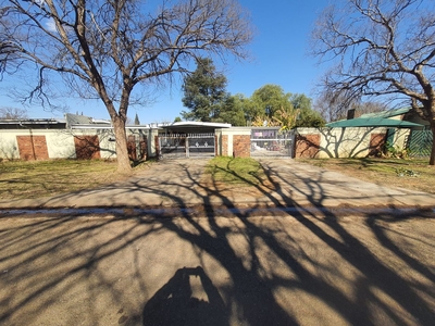 9 Bedroom Freehold For Sale in Potchefstroom Central