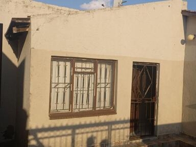 House For Sale In Phomolong, Midrand