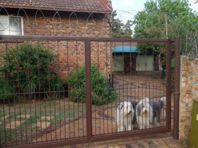 1 Bedroom cottage to rent in Glenvista, Johannesburg