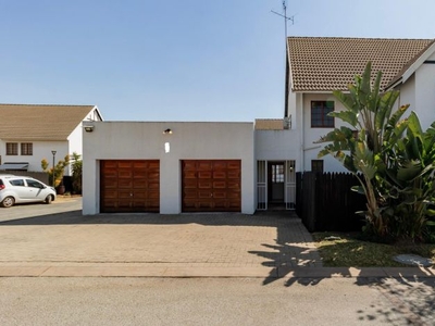 3 Bedroom cluster to rent in Sunninghill, Sandton