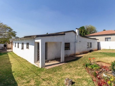3 Bedroom house for sale in Albertville, Johannesburg