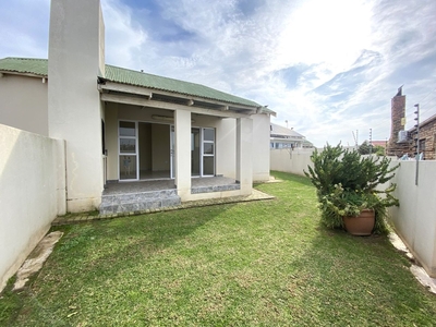 3 Bedroom Townhouse For Sale in Jeffreys Bay Central