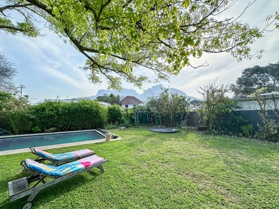House For Sale in Rondebosch