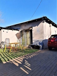 House For Sale In Roodepoort North, Roodepoort