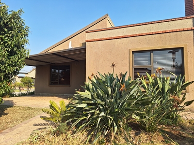 Retirement Unit For Sale in Waterval East