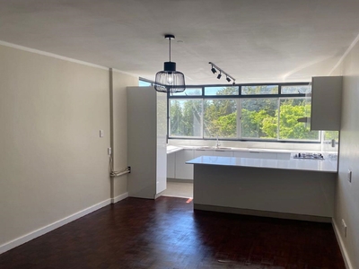 3 bedroom apartment to rent in Claremont Upper