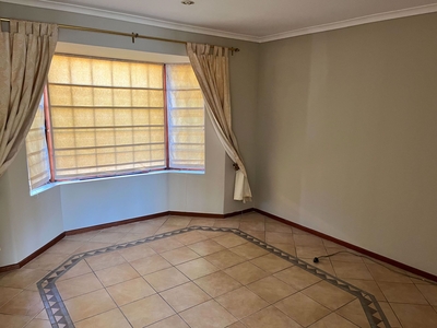 4 bedroom house to rent in Springfield (Port Elizabeth (Gqeberha))