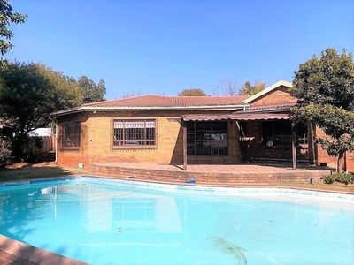 House For Rent In Bedfordview, Gauteng