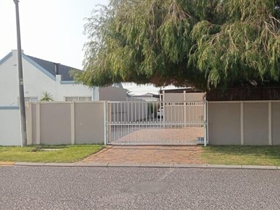 House For Rent In Grassy Park, Cape Town