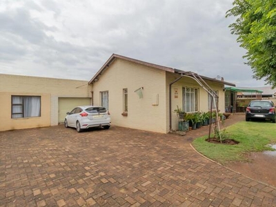House For Sale In Casseldale, Springs