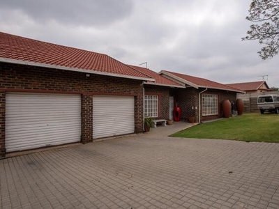 House For Sale In Croydon, Kempton Park