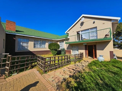 House For Sale In Greenhills, Randfontein