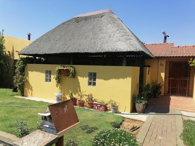 House For Sale In Heidedal, Bloemfontein