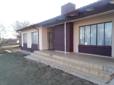 House For Sale In Ncandu Park, Newcastle