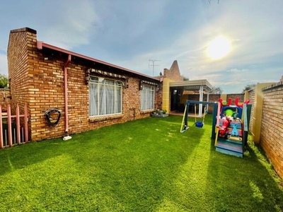 House For Sale In New Redruth, Alberton