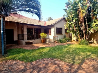 House For Sale In Safari Gardens, Rustenburg