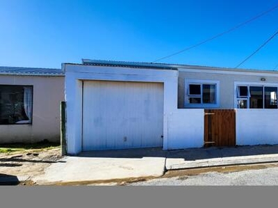 House For Sale In Struisbaai, Western Cape