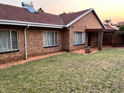House For Sale In Waverley, Pretoria