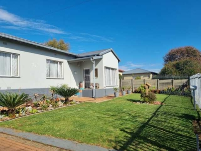 House For Sale In Wentworth Park, Krugersdorp