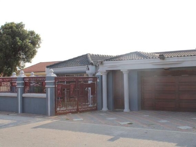 House For Sale In Zwide, Port Elizabeth