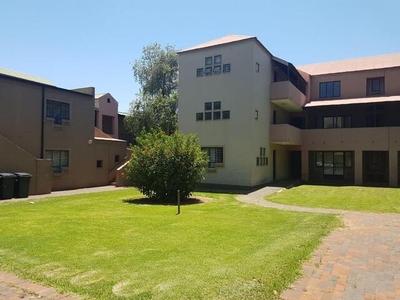 Townhouse For Rent In Hatfield, Pretoria