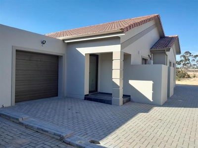 Townhouse For Sale In Albertinia, Western Cape