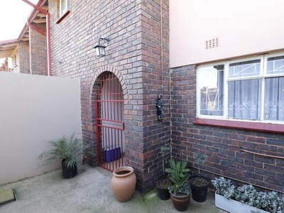 Townhouse For Sale In East Geduld, Springs