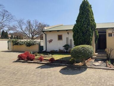 Townhouse For Sale In Florapark, Standerton