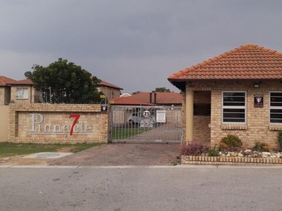 Townhouse For Sale In Greenshields Park, Port Elizabeth