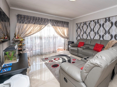 2 Bedroom Apartment / flat to rent in Glenvista - 27 Vista Del Monte 11 Eldrid Avenue