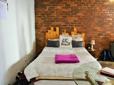 0.5 Bedroom Apartment Rented in Maboneng
