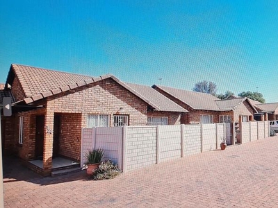 2 Bed Townhouse/Cluster for Sale Albemarle Germiston