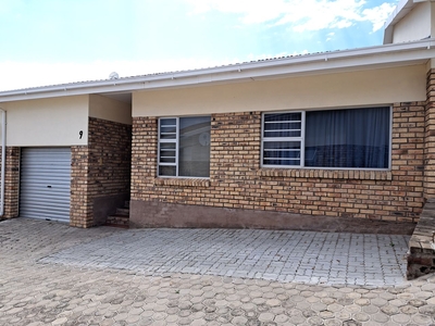 2 Bedroom Freehold For Sale in Cradock