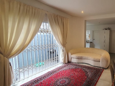 2 Bedroom House To Rent In Walmer Estate