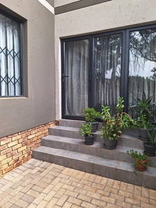 2 Bedroom Townhouse in Benoni North For Sale