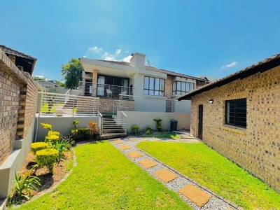 3 Bedroom Freehold For Sale in Stonehenge Ext 1